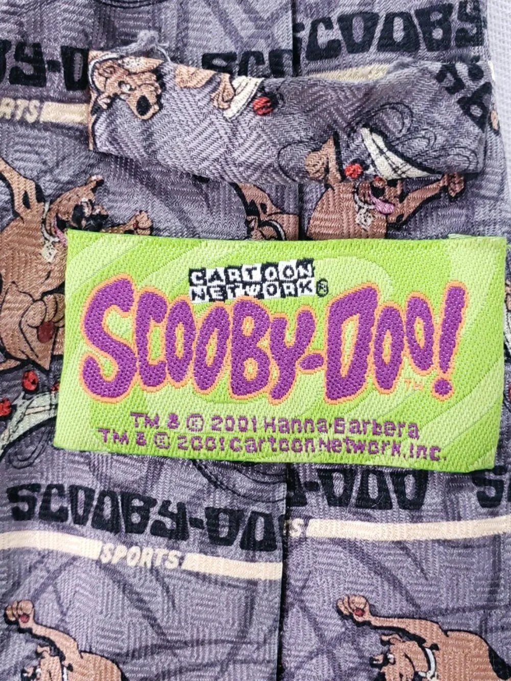 Scooby-Doo Skateboarding Mens Classic Cartoon 100% Silk Tie Fun Gray Funny